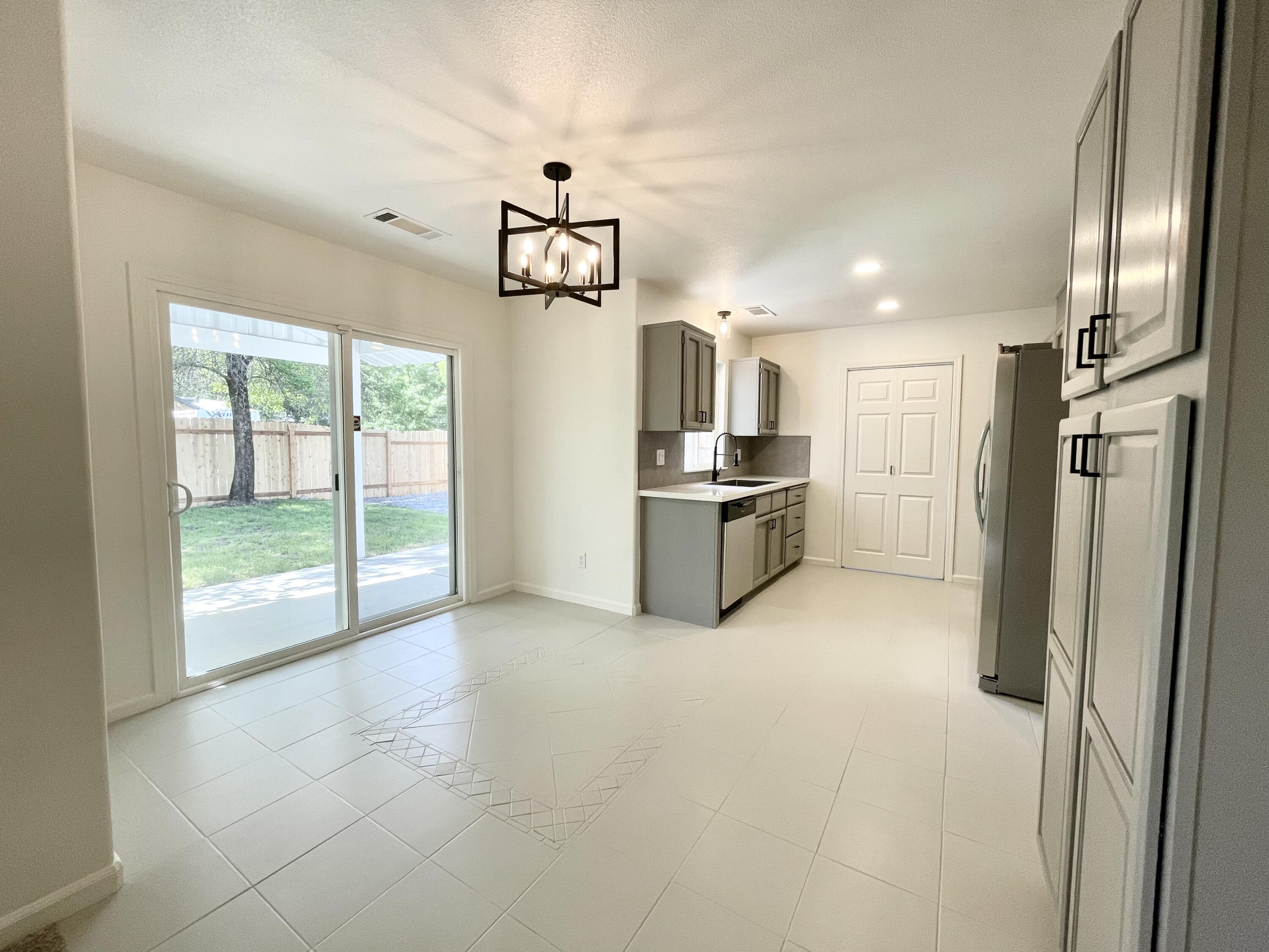 5370 Cedars Road Redding, CA 96001 - Photo 7 of 28 7