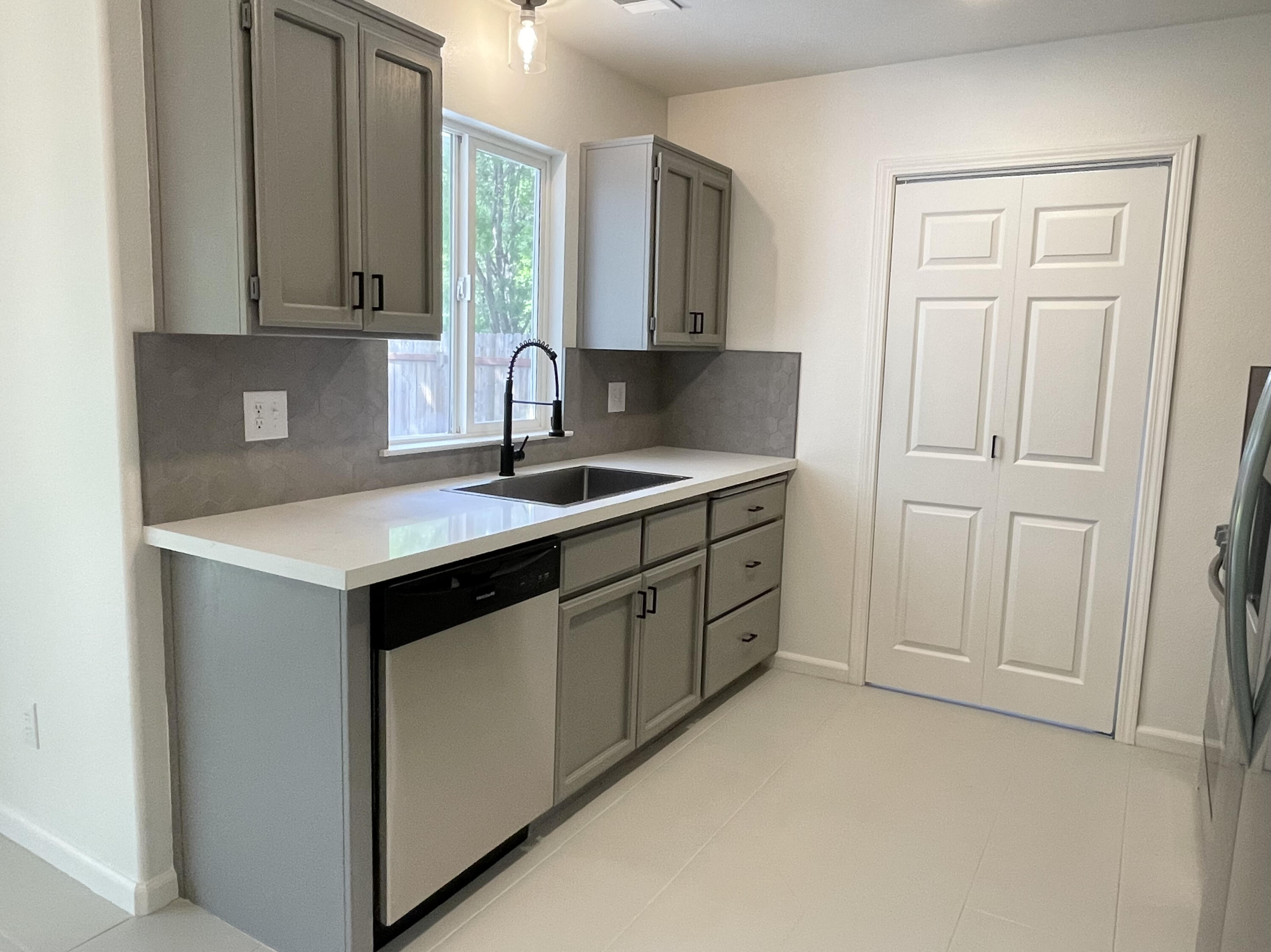 5370 Cedars Road Redding, CA 96001 - Photo 8 of 28 8