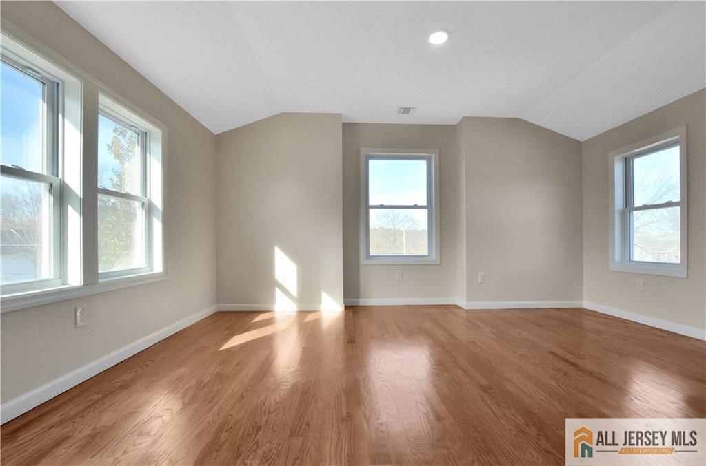 24 John Street Helmetta, NJ 08828 - Photo 11 of 20