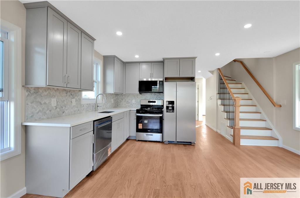 24 John Street Helmetta, NJ 08828 - Photo 3 of 20