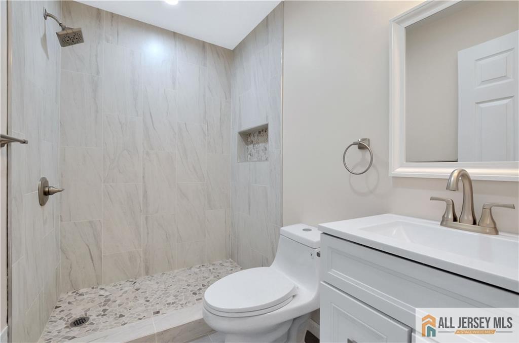 24 John Street Helmetta, NJ 08828 - Photo 4 of 20