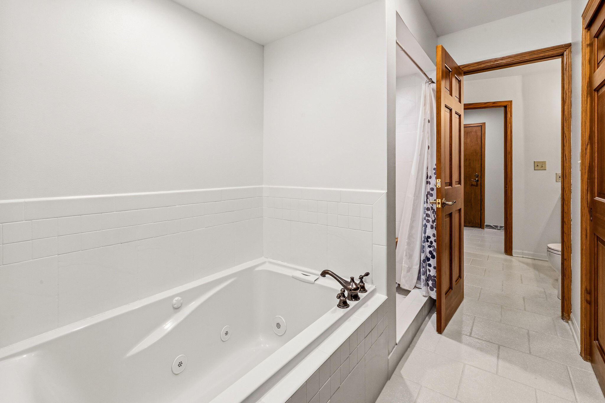 738 Elm Grove Road Elm Grove, WI 53122 - Photo 8 of 14 Full Bathroom with Tub