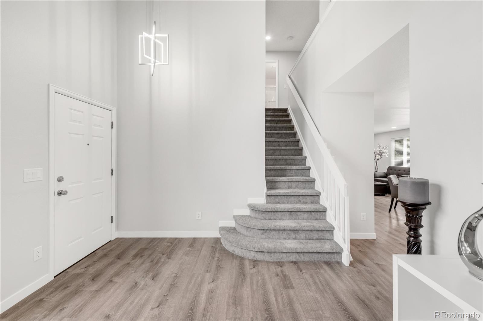 10591 Hyacinth Street Highlands Ranch, CO 80129 - Photo 2 of 31 Gallery Image 2