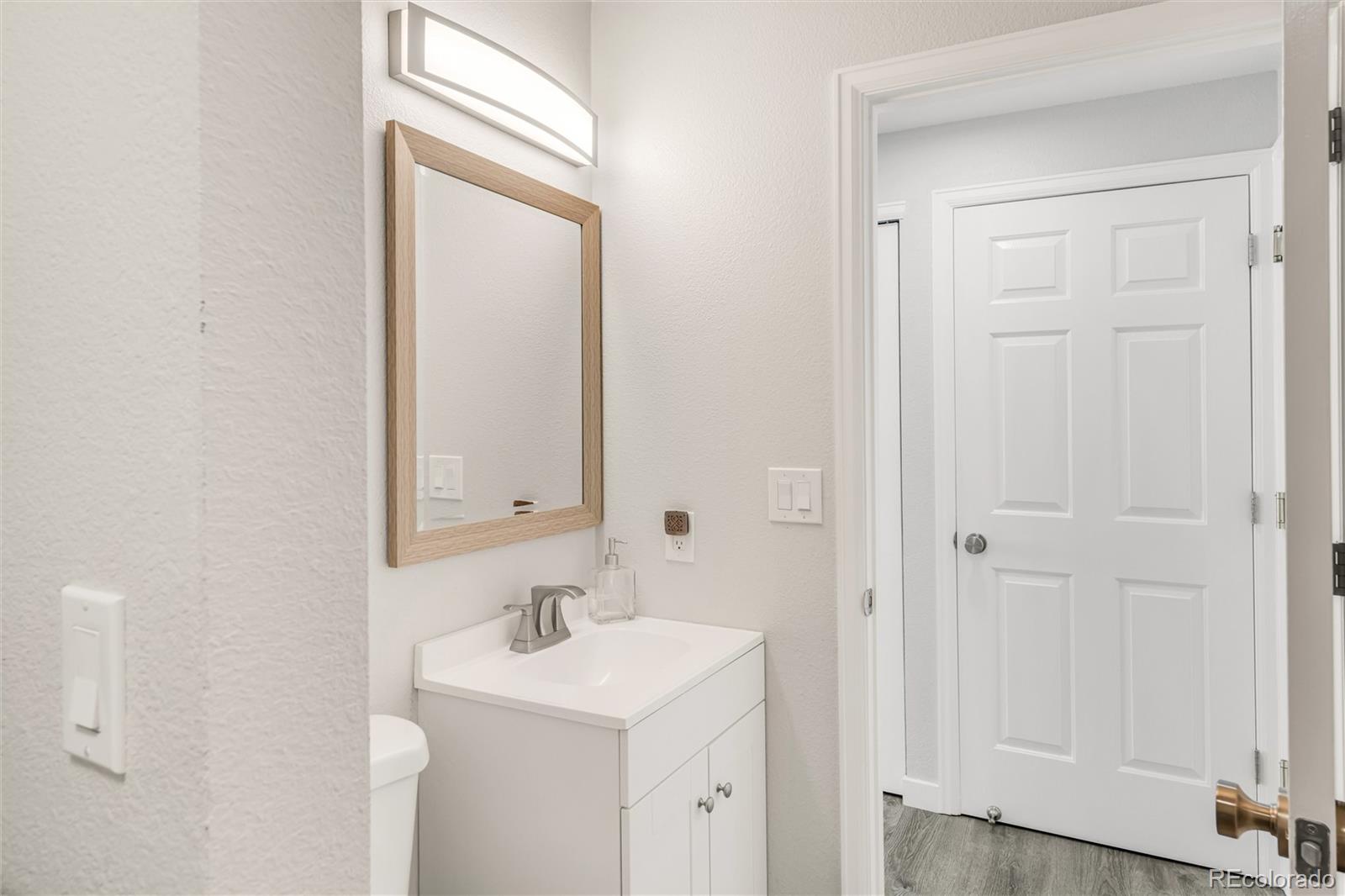 10591 Hyacinth Street Highlands Ranch, CO 80129 - Photo 10 of 31 Gallery Image 10