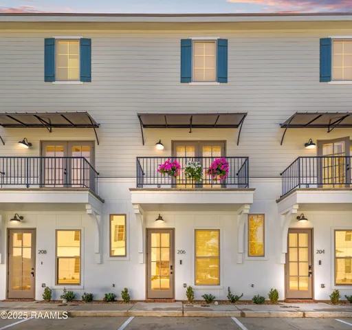 $2,975 | 206 Steiner Oaks, Lafayette, LA 70508