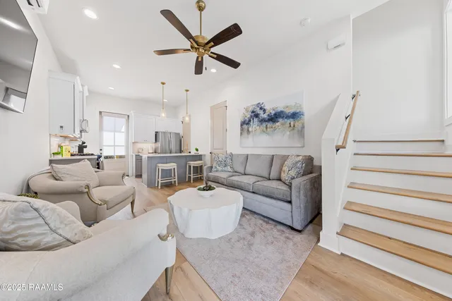 $2,975 | 206 Steiner Oaks, Lafayette, LA 70508