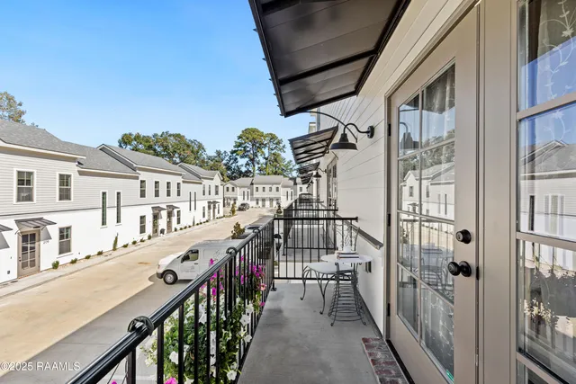 $2,975 | 206 Steiner Oaks, Lafayette, LA 70508