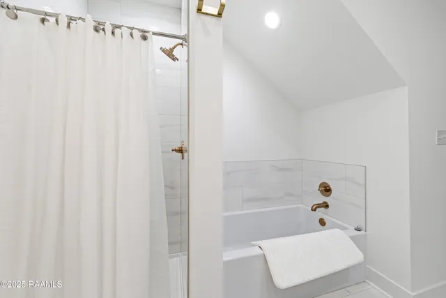 $2,975 | 206 Steiner Oaks, Lafayette, LA 70508