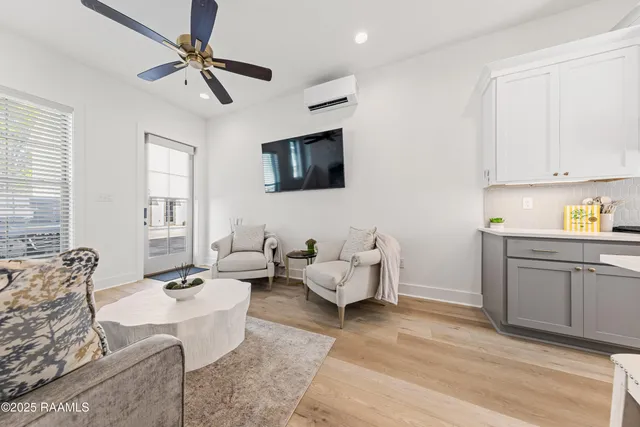 $2,975 | 206 Steiner Oaks, Lafayette, LA 70508