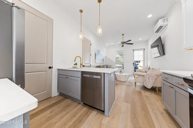 $2,975 | 206 Steiner Oaks, Lafayette, LA 70508