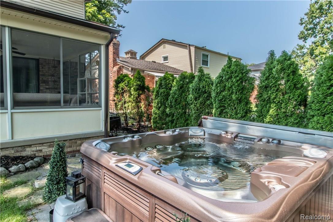 14728 Riverside Drive Livonia, MI 48154 - Photo 24 of 29 14728 Riverside-12.jpg