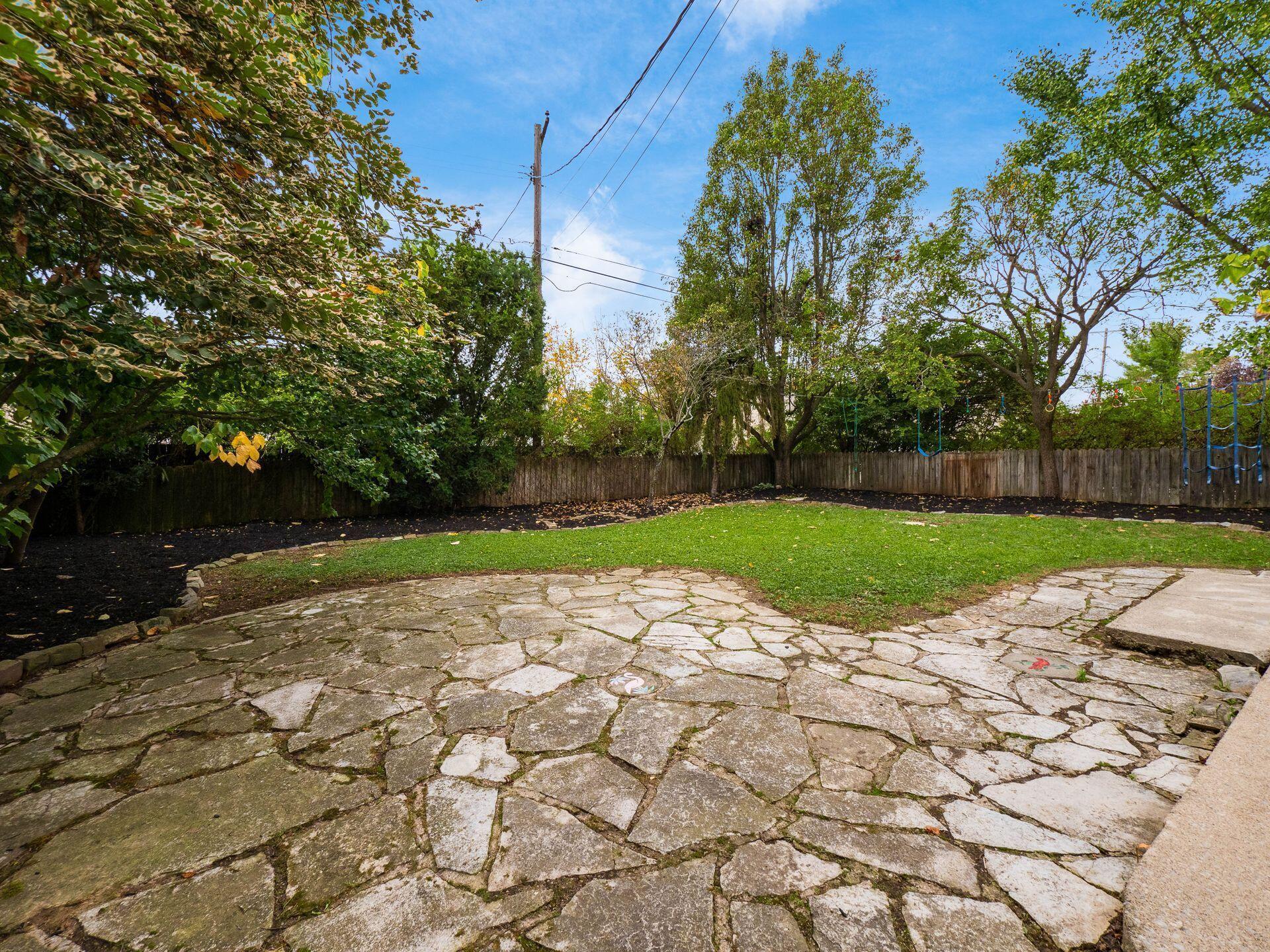 2569 Chester Road Upper Arlington, OH 43221 - Photo 39 of 52 Backyard
