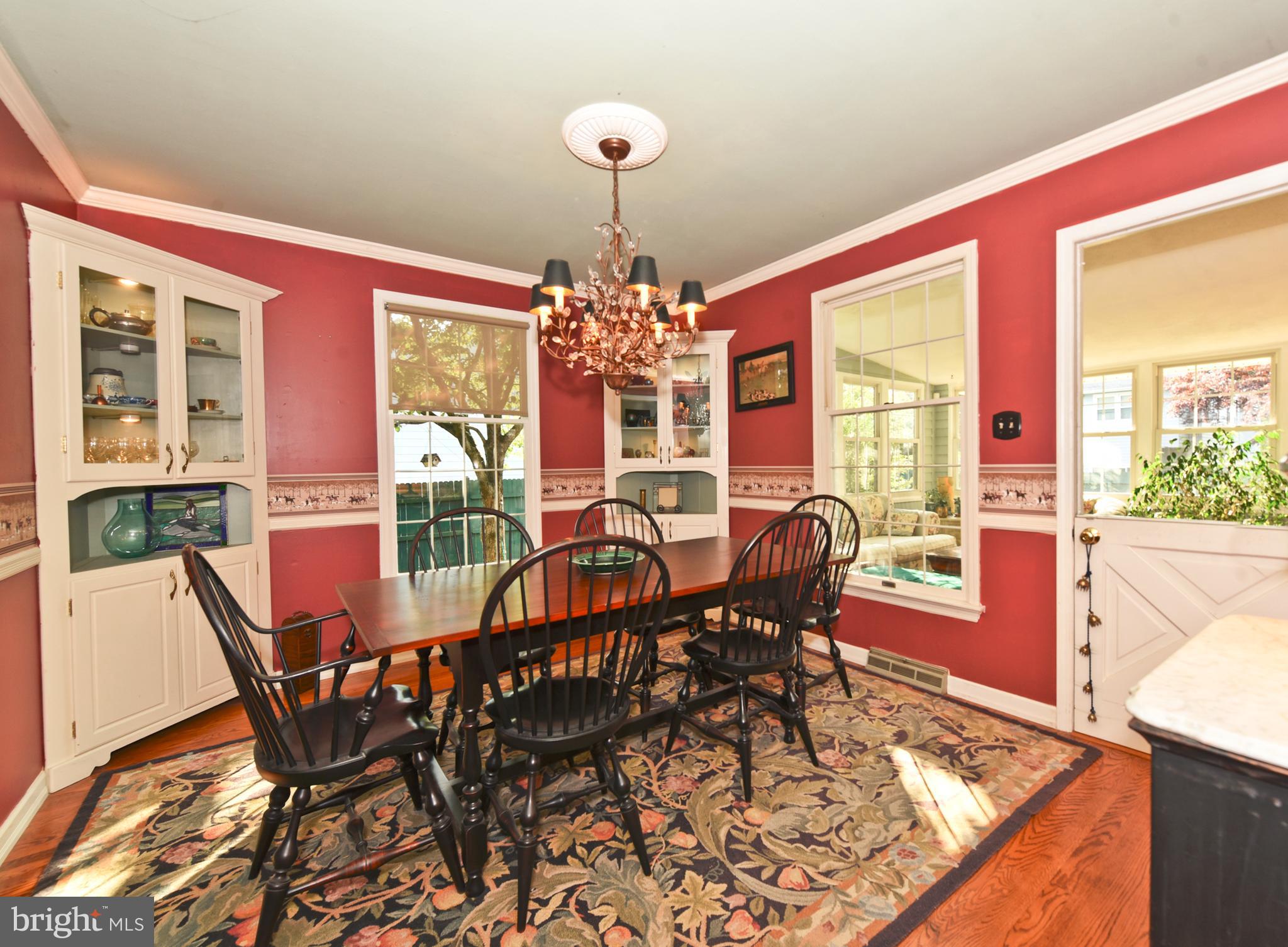 74 Mountainview Road Ewing, NJ 08628 - Photo 13 of 39 Built-in corner China Cupboards