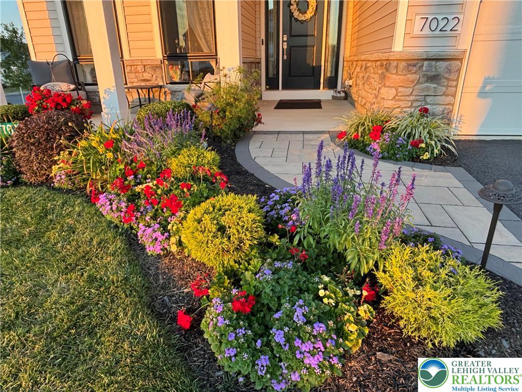 7022 Oak Lane Bath, PA 18014 - Photo 2 of 40