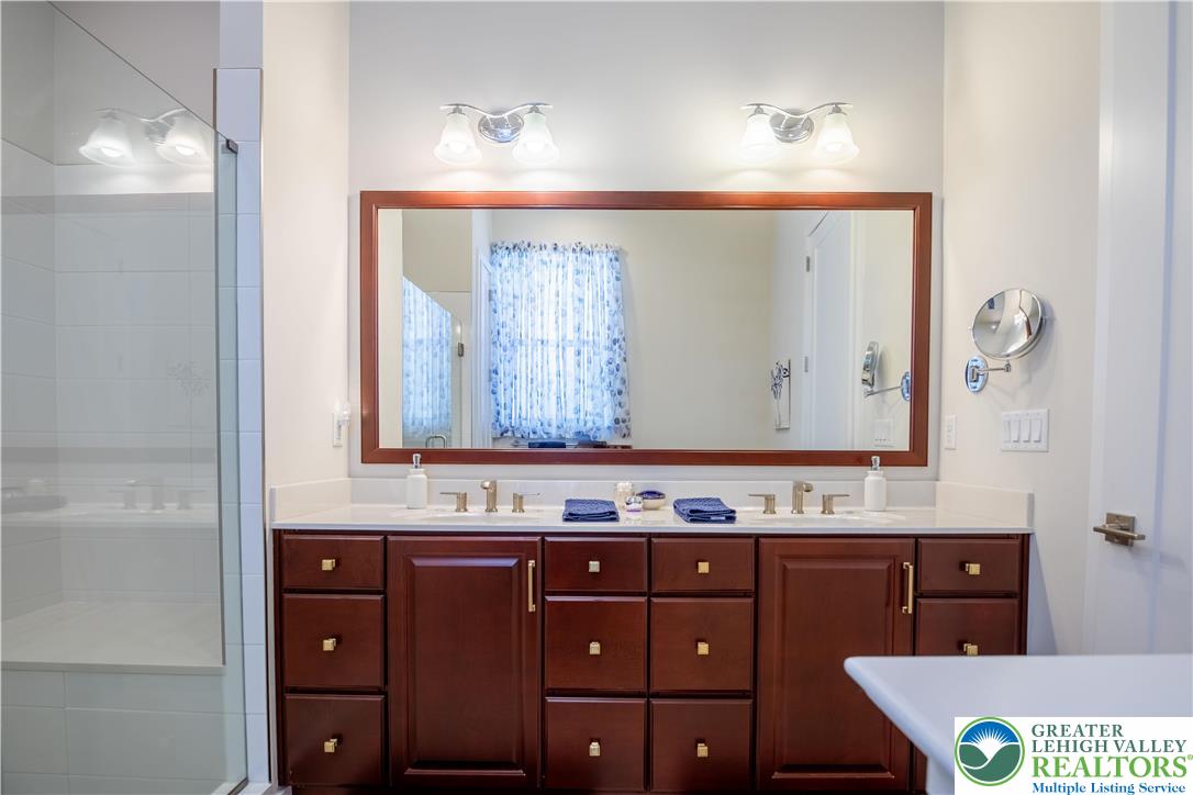 7022 Oak Lane Bath, PA 18014 - Photo 21 of 40