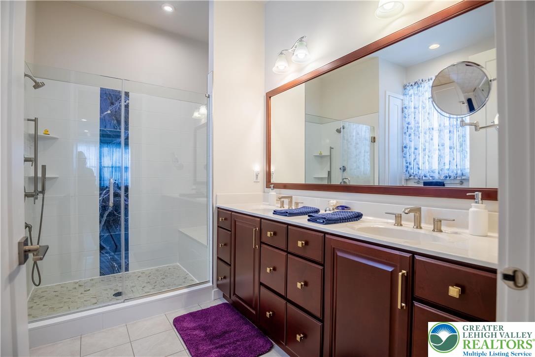 7022 Oak Lane Bath, PA 18014 - Photo 23 of 40