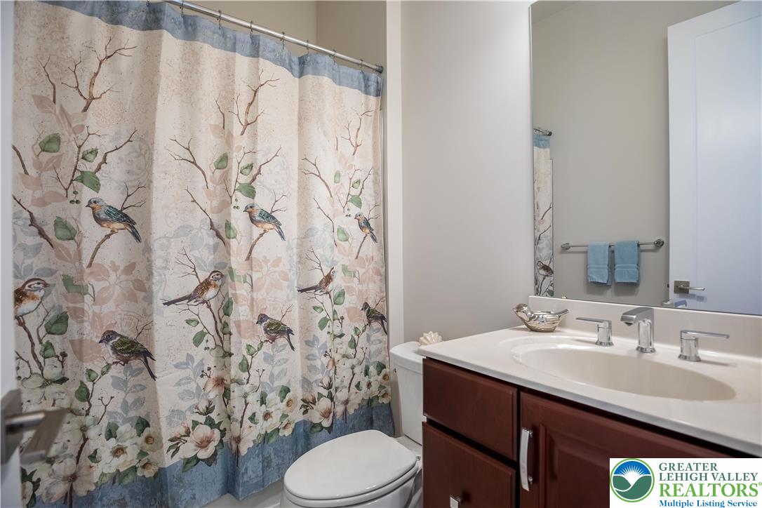 7022 Oak Lane Bath, PA 18014 - Photo 26 of 40