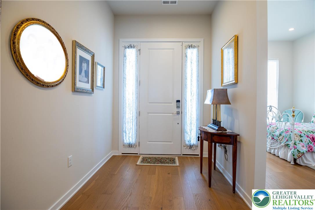 7022 Oak Lane Bath, PA 18014 - Photo 4 of 40