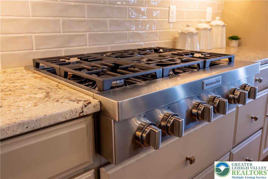 7022 Oak Lane Bath, PA 18014 - Photo 10 of 40