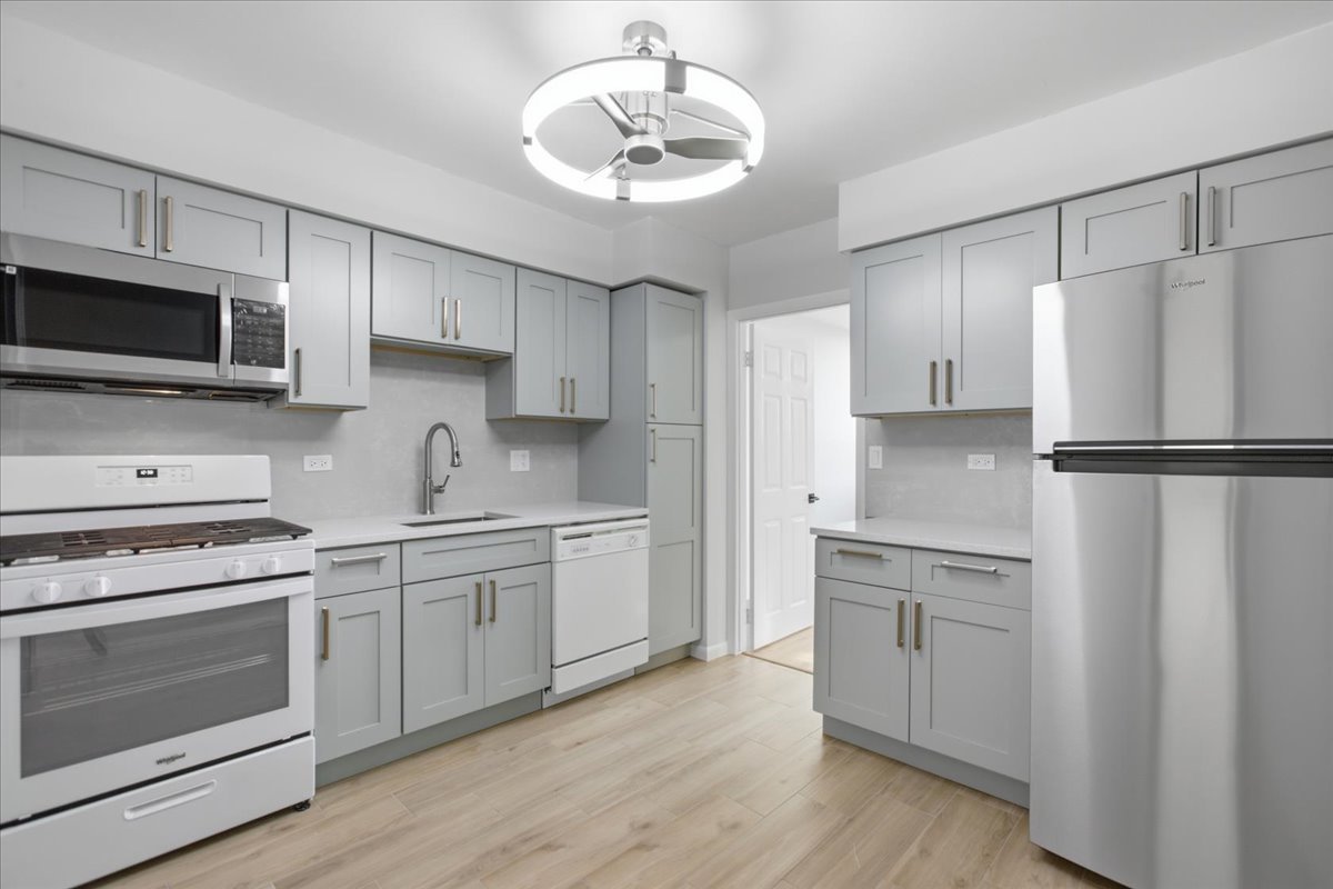 9001 Golf Road, Unit 5B Des Plaines, IL 60016 - Photo 7 of 23