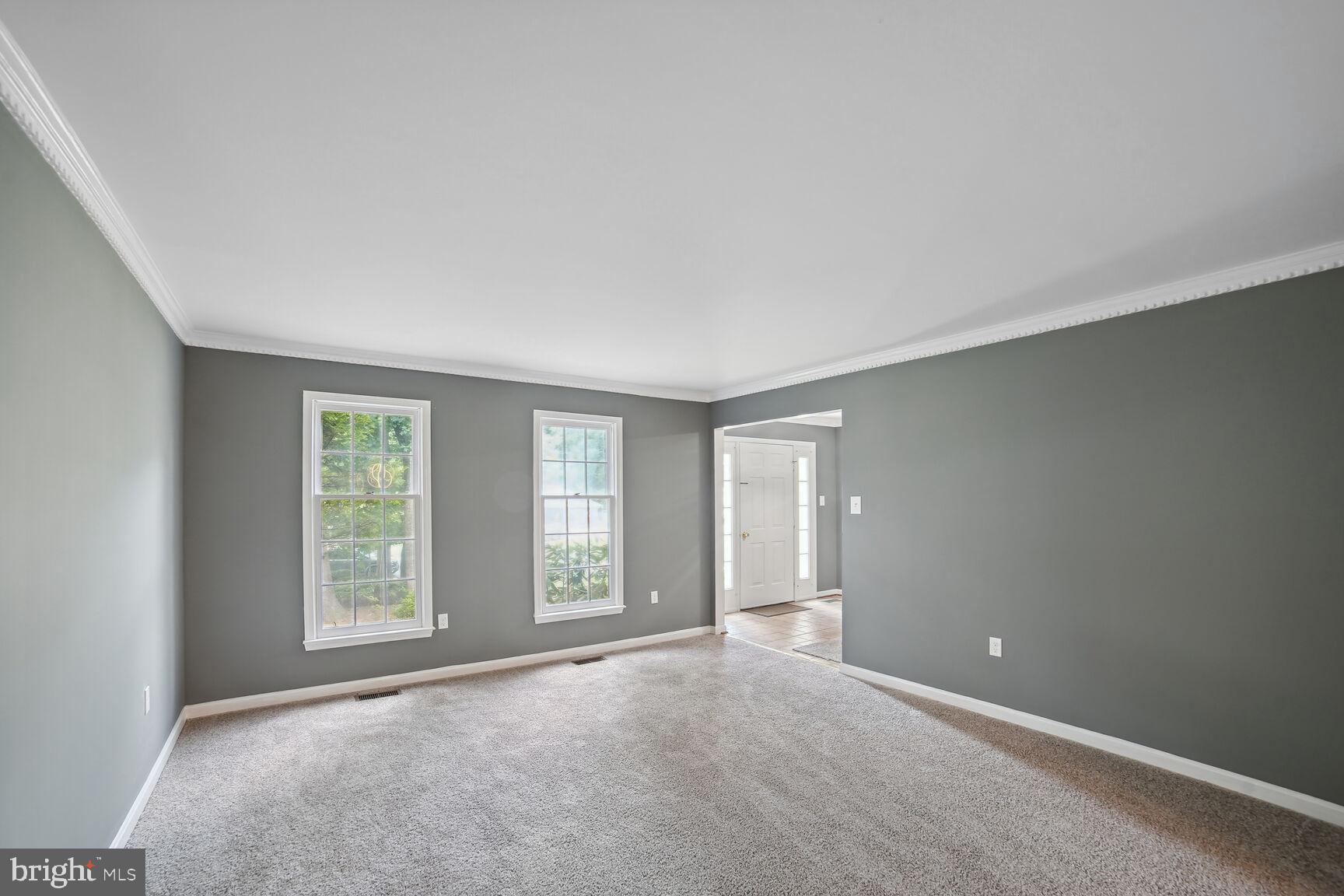15519 Langside Street Silver Spring, MD 20905 - Photo 11 of 35 Living room