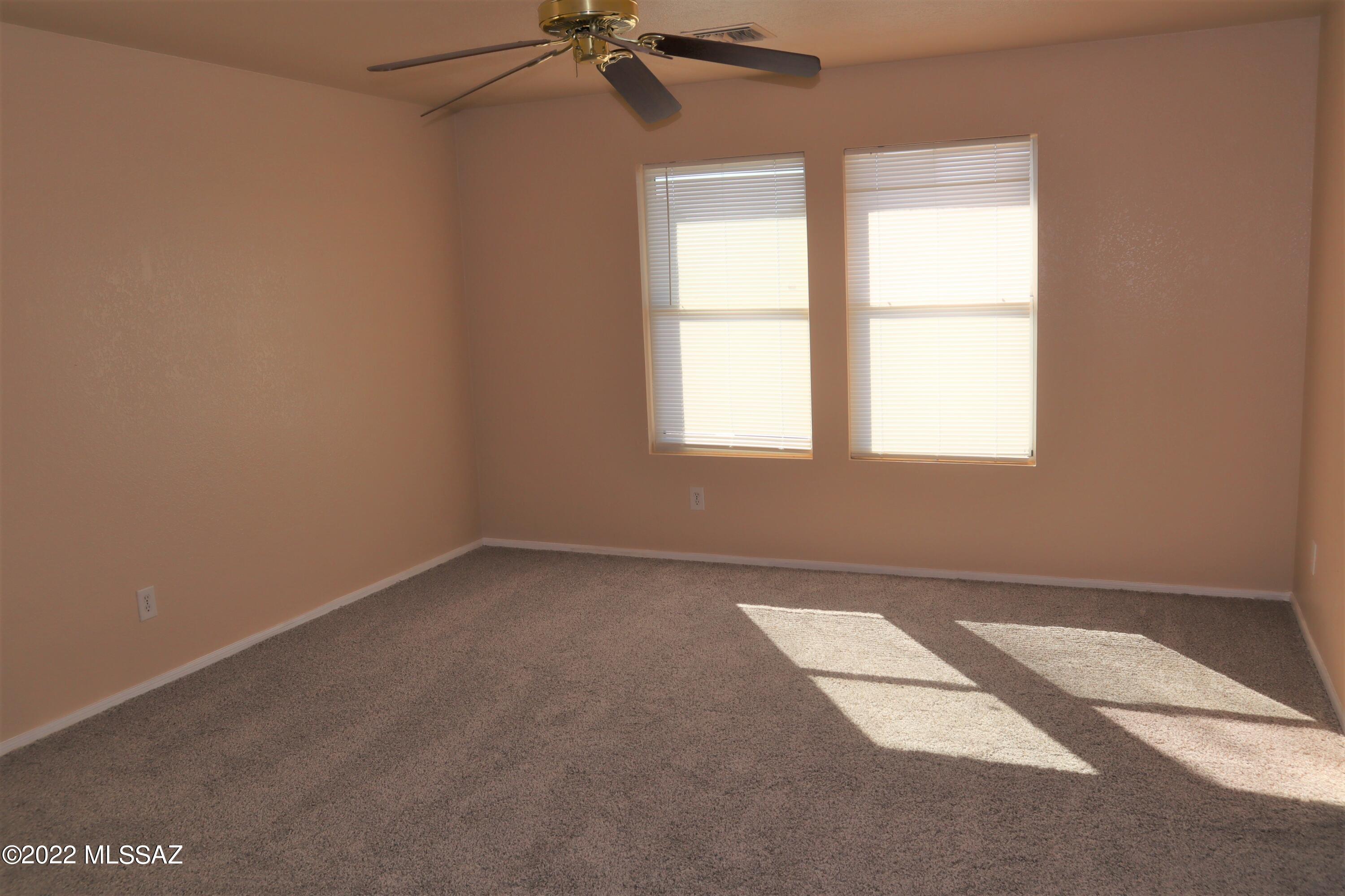 568 West Tiger Shark Road Tucson, AZ 85706 - Photo 9 of 16