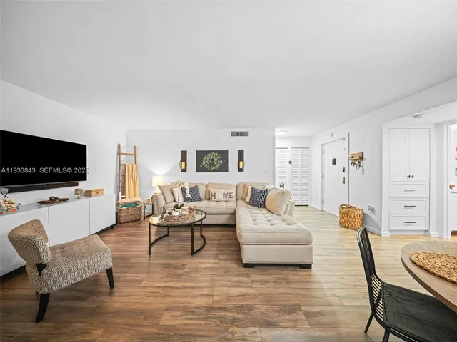 $375,000 | 9010 Southwest 125th Avenue, Unit G110, Miami, FL 33186