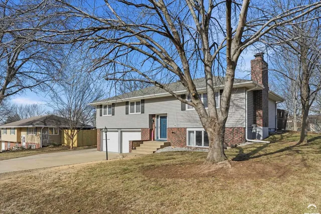 $314,900 | 4330 Southeast 26th Terrace, Topeka, KS 66605