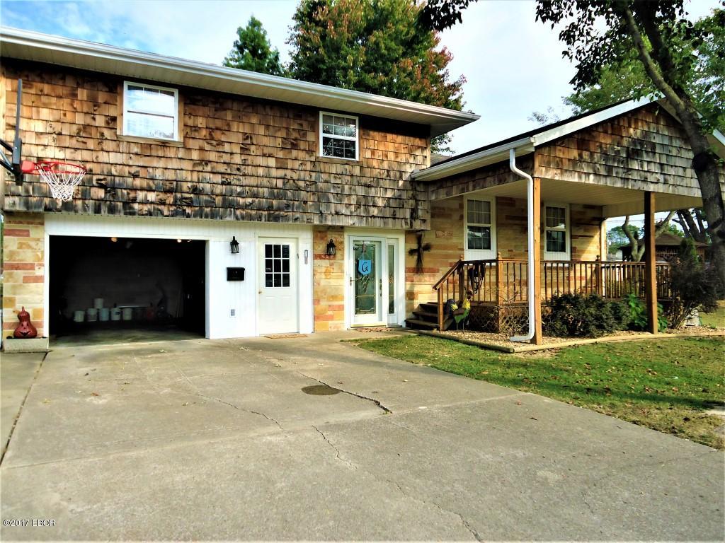 404 North Maple Street Christopher, IL 62822 - Photo 2 of 43