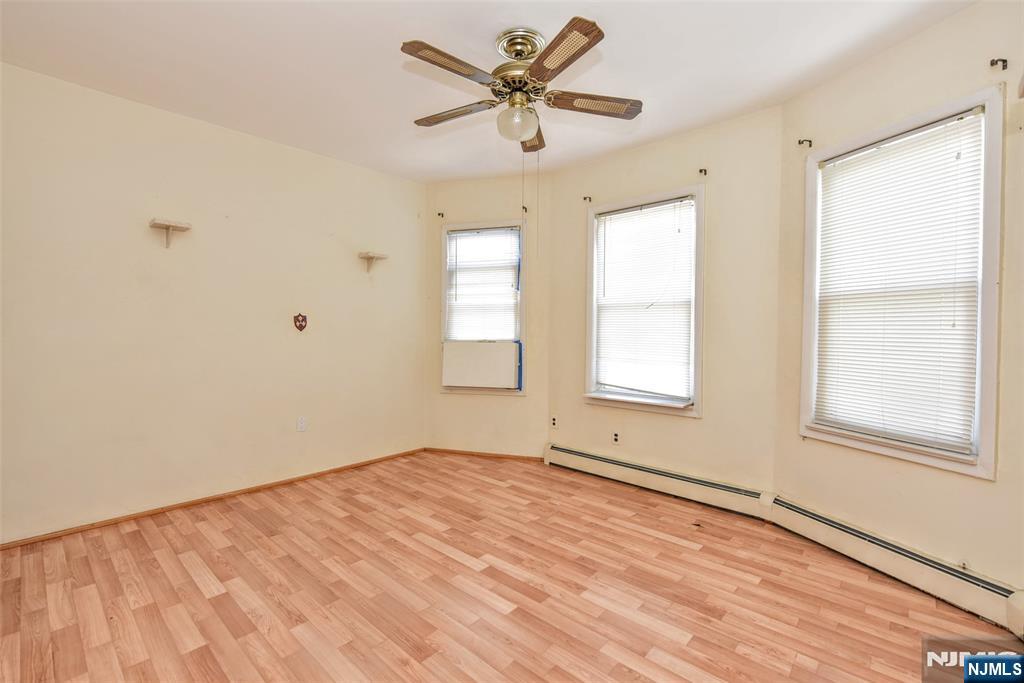 70 Main Avenue Wallington, NJ 07057 - Photo 14 of 35