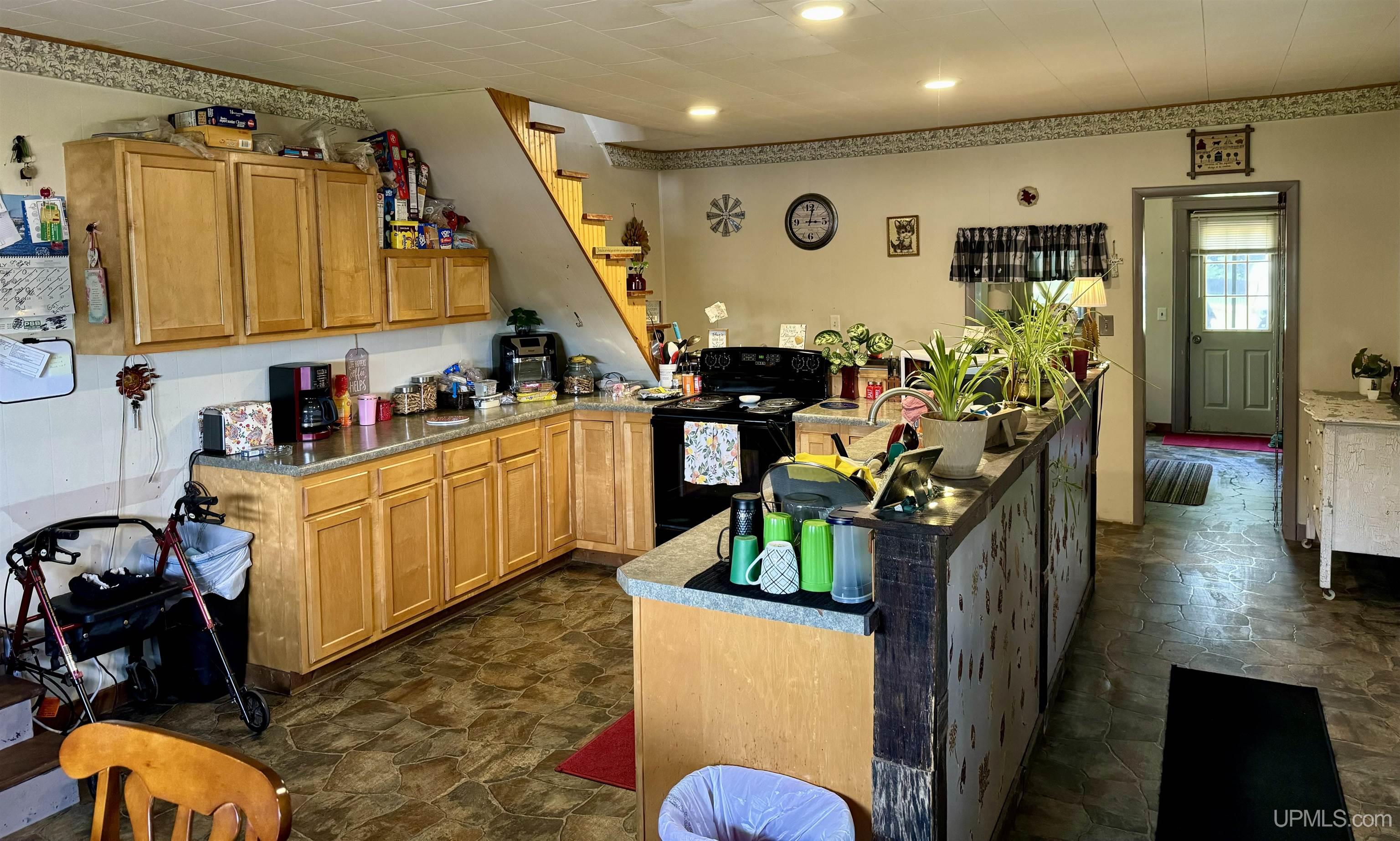304 Chestnut Street Munising, MI 49862 - Photo 3 of 25