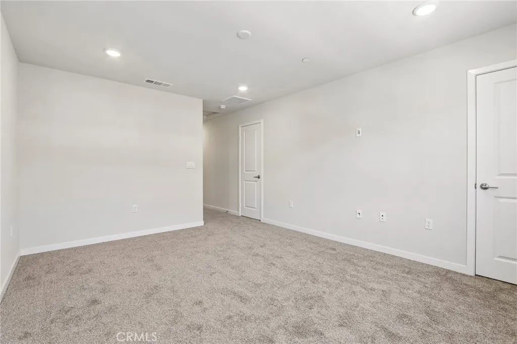 9536 Hannah Way Riverside, CA 92504 - Photo 11 of 32
