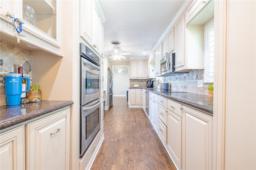 7654 County Road 121 Wharton, TX 77488 - Photo 11 of 47