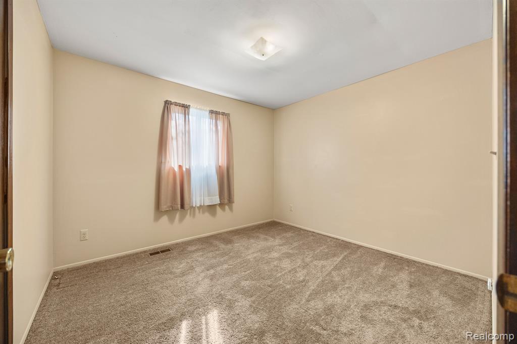 63325 Place Road New Haven, MI 48050 - Photo 18 of 31 Gallery Image 18