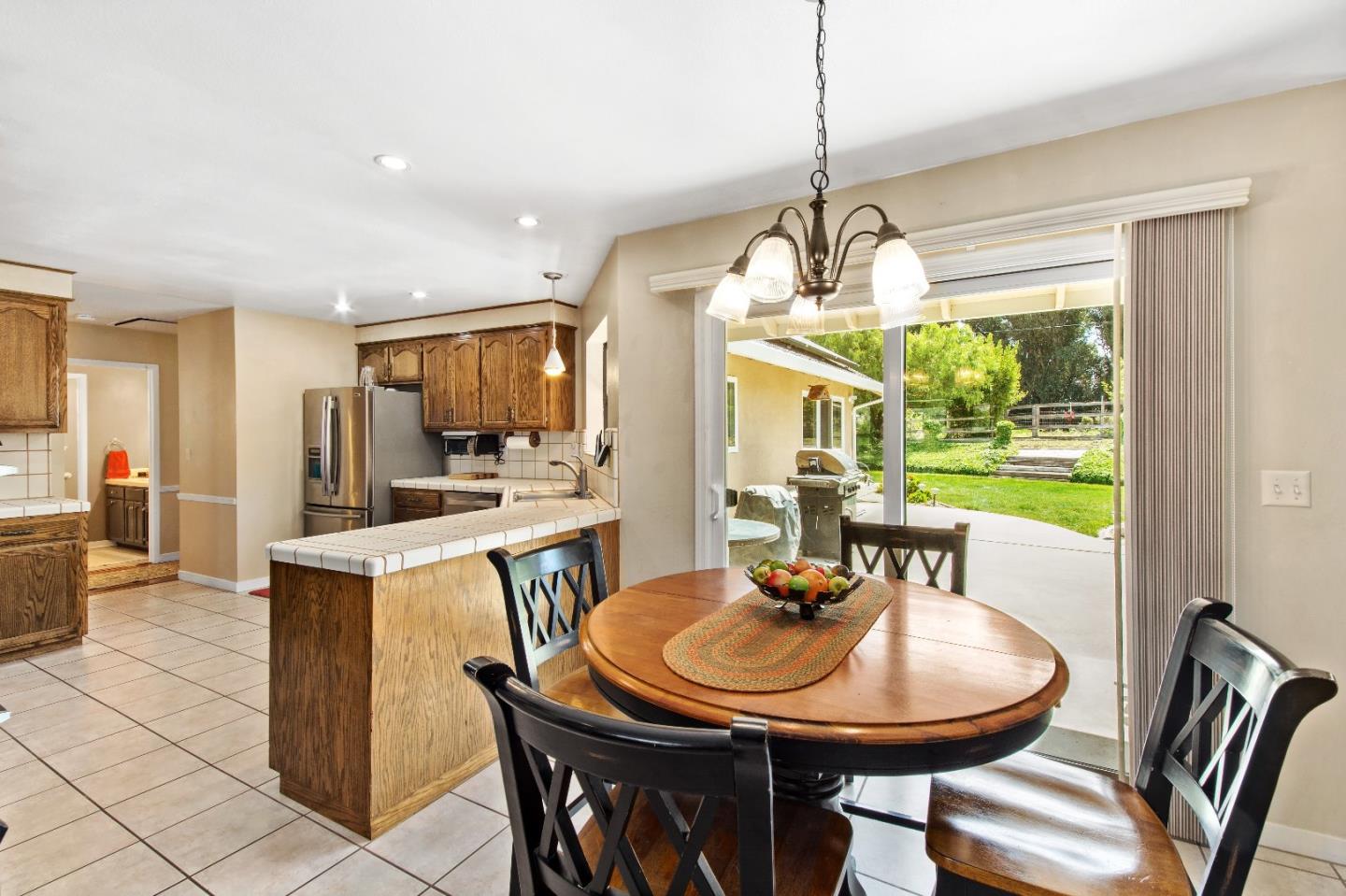 18745 Ranchito Del Rio Drive Salinas, CA 93908 - Photo 13 of 30 Gallery Image 13