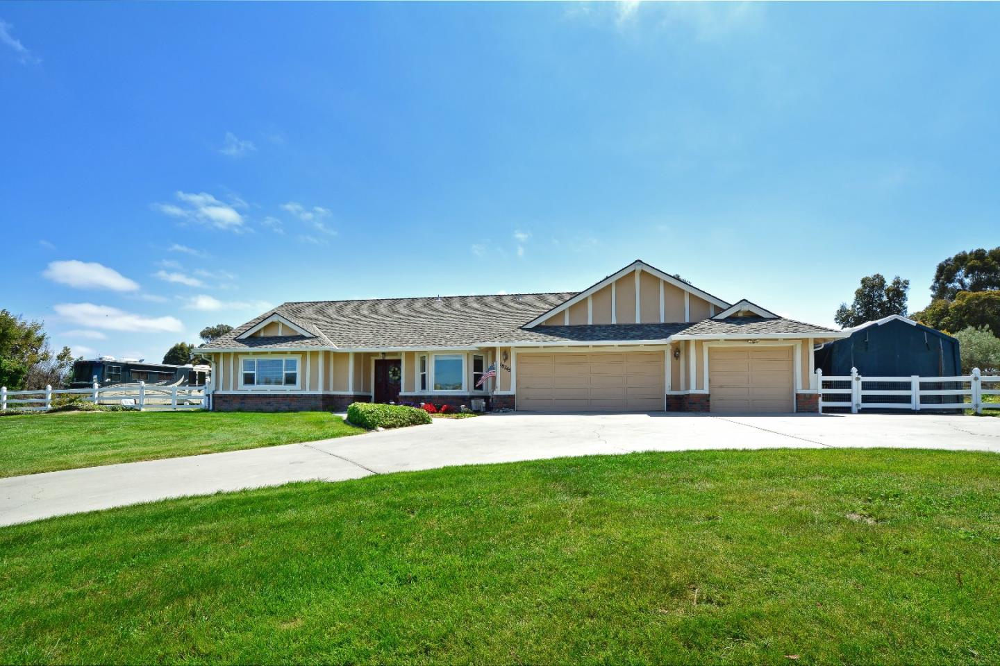 18745 Ranchito Del Rio Drive Salinas, CA 93908 - Photo 2 of 30 Gallery Image 2