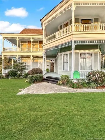 $379,900 | 203 South 1st Street, Leesville, LA 71446