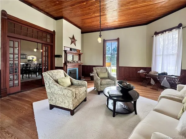 $379,900 | 203 South 1st Street, Leesville, LA 71446