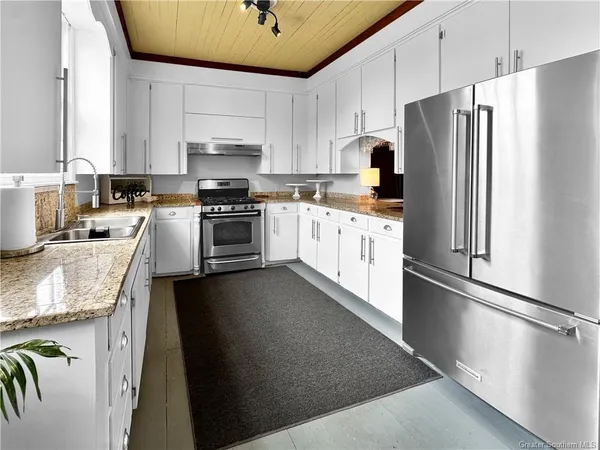 $379,900 | 203 South 1st Street, Leesville, LA 71446