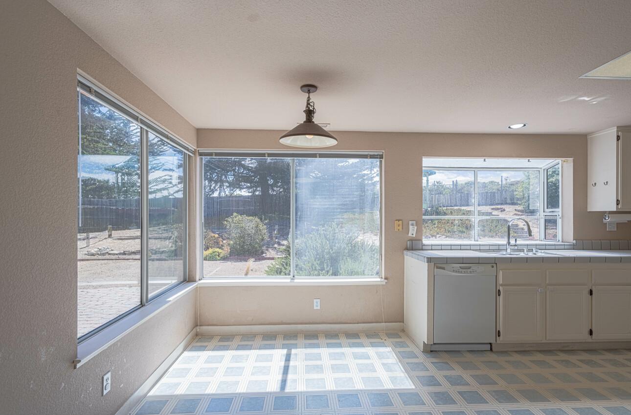 337 Quebrada Del Mar Road Marina, CA 93933 - Photo 5 of 44 a view of a bathroom with a bathtub and window