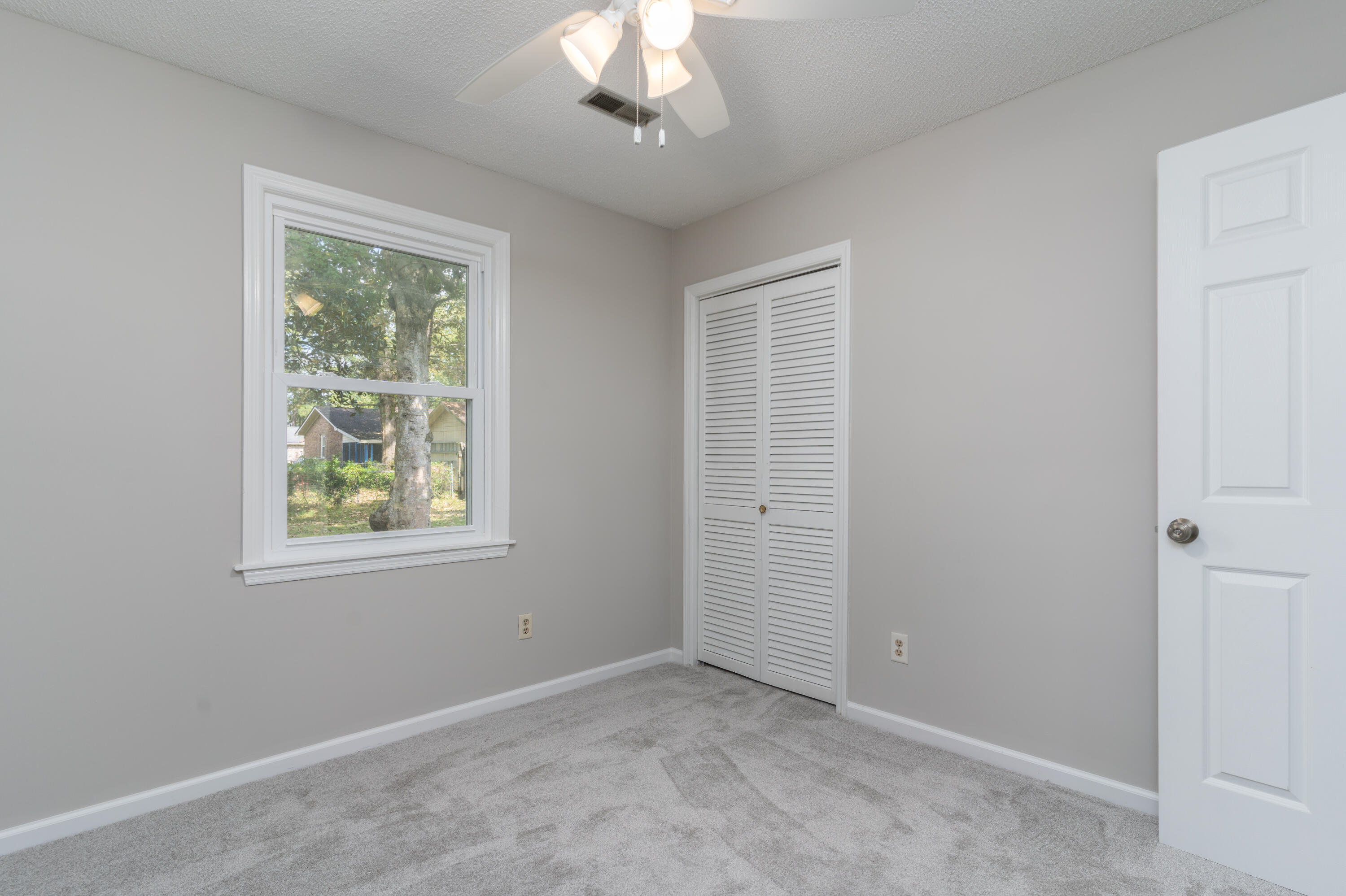 119 Waring Road Summerville, SC 29485 - Photo 6 of 24 119 Waring Rd-13