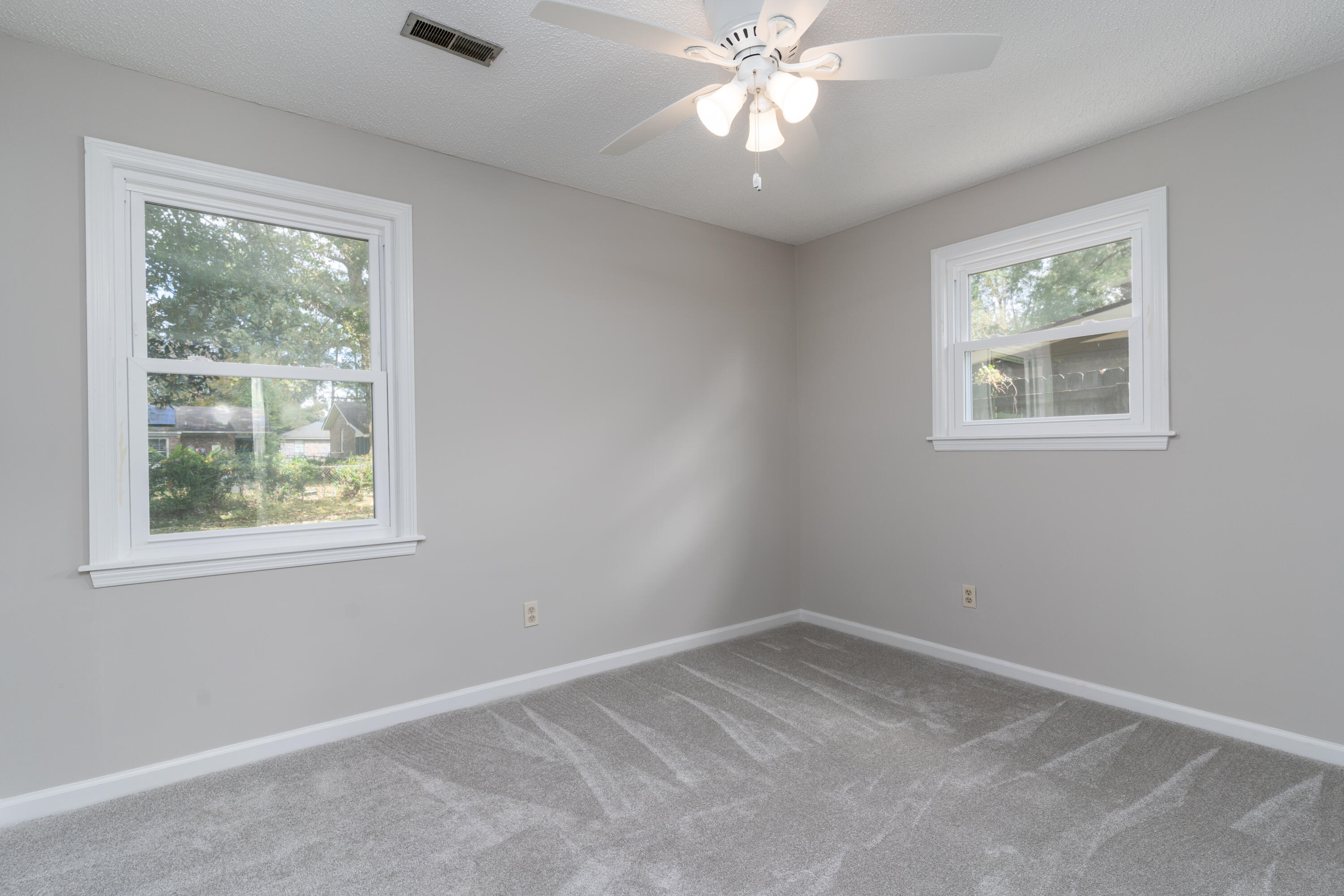 119 Waring Road Summerville, SC 29485 - Photo 8 of 24 119 Waring Rd-11