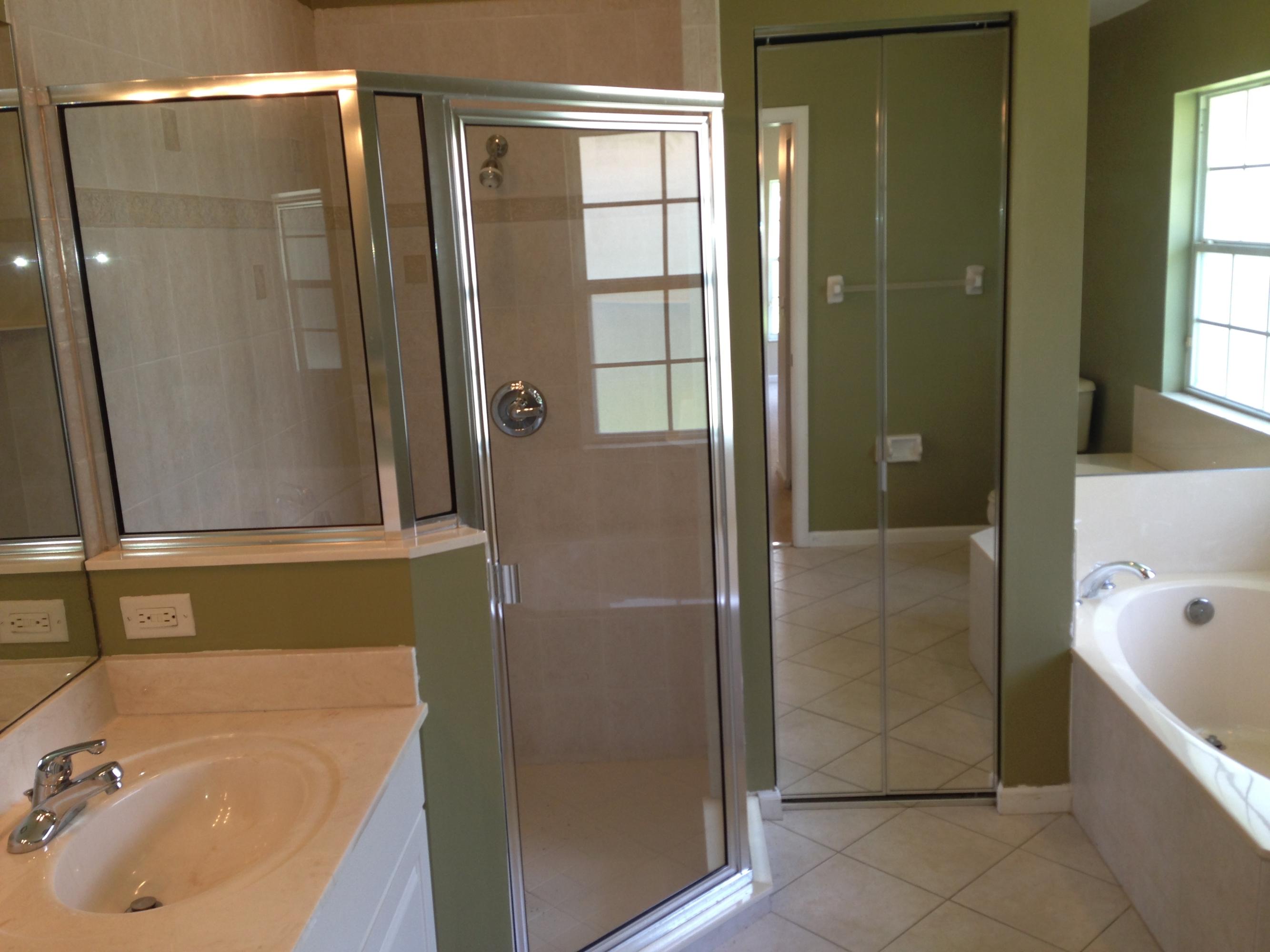 6471 Foster Street Jupiter, FL 33458 - Photo 12 of 16 Master Bathroom