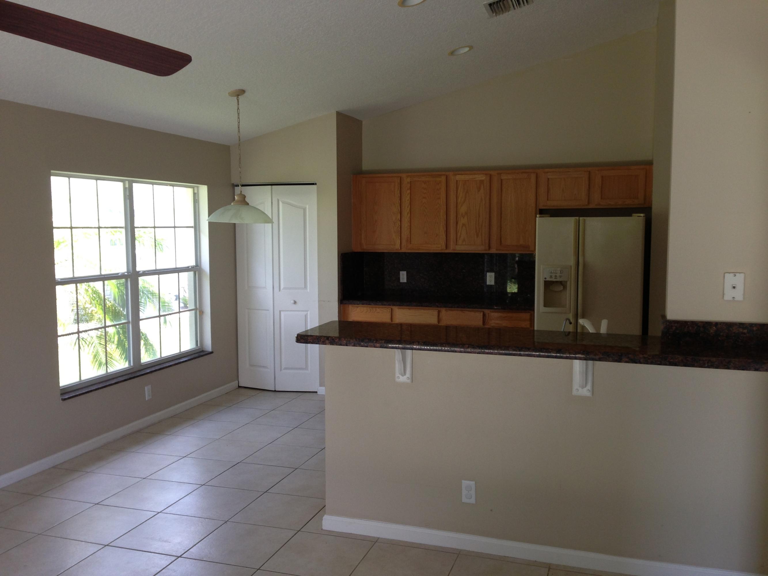 6471 Foster Street Jupiter, FL 33458 - Photo 2 of 16 Kitchen