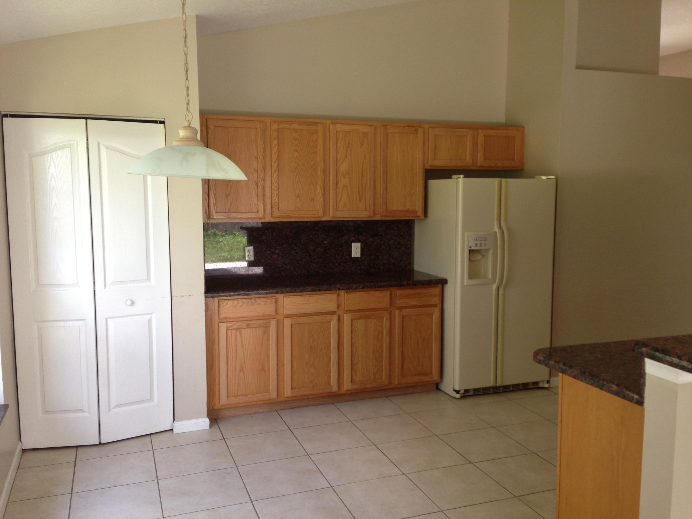6471 Foster Street Jupiter, FL 33458 - Photo 3 of 16 Kitchen