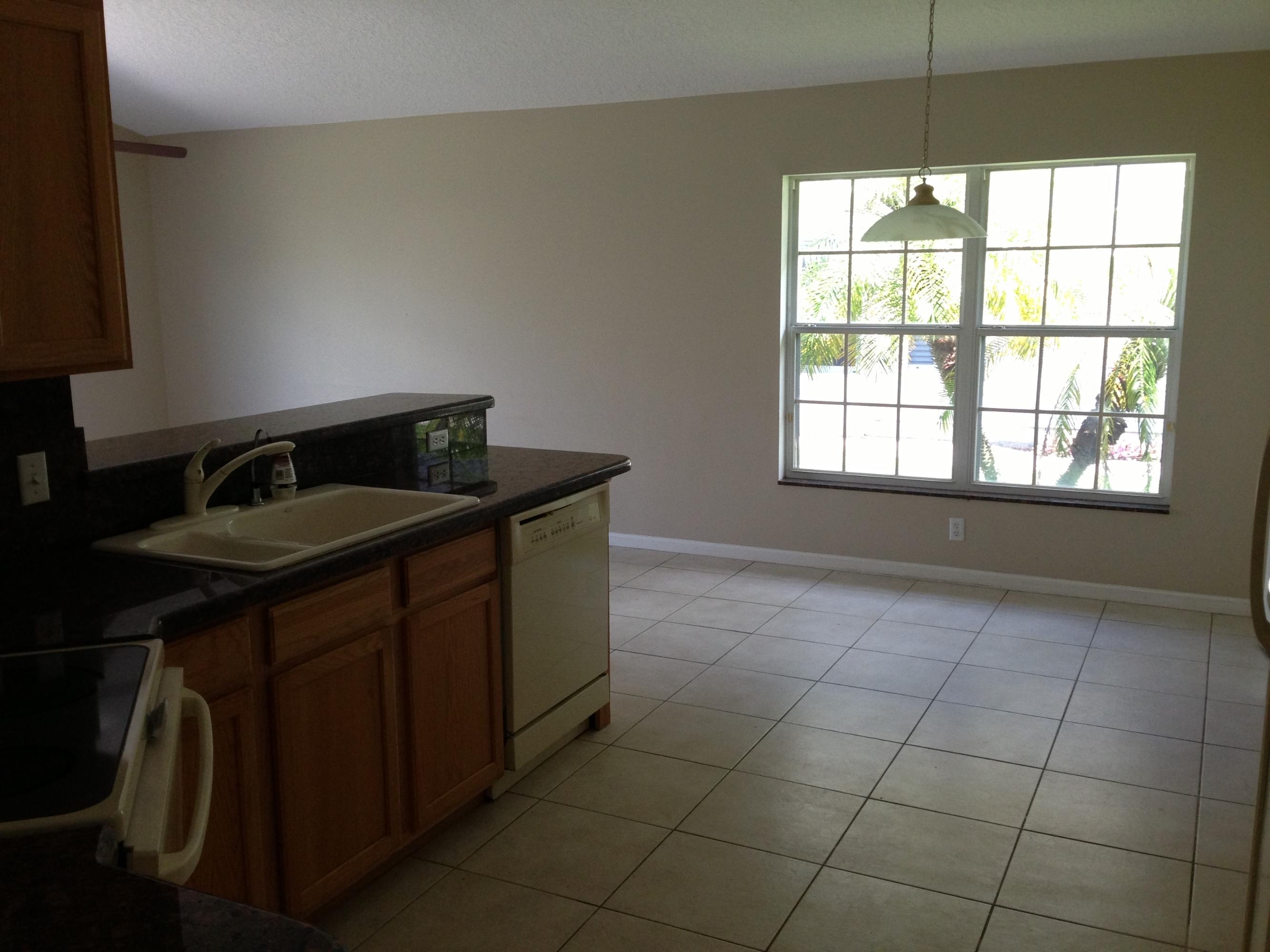 6471 Foster Street Jupiter, FL 33458 - Photo 5 of 16 Kitchen