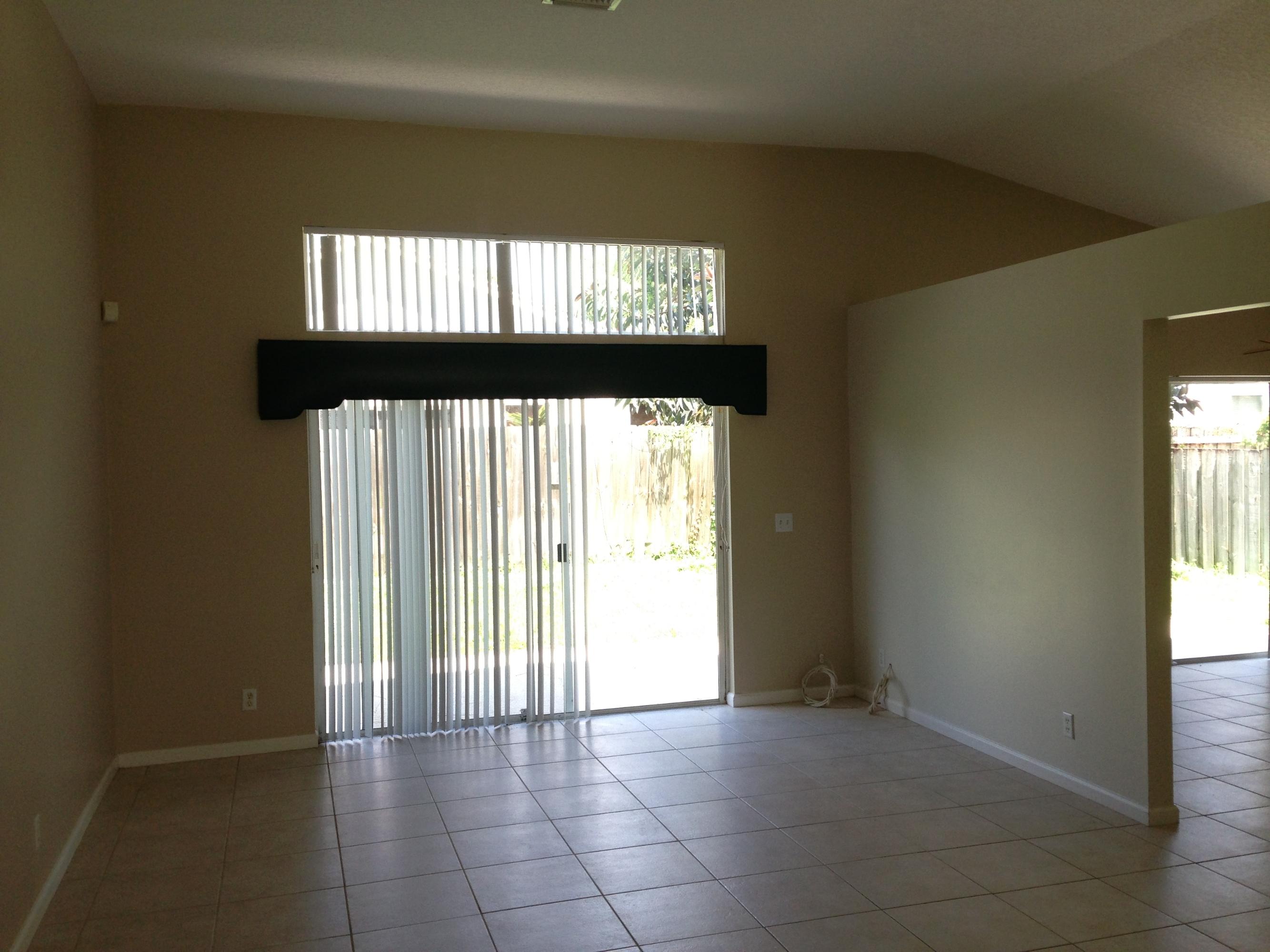 6471 Foster Street Jupiter, FL 33458 - Photo 6 of 16 LivingRoom