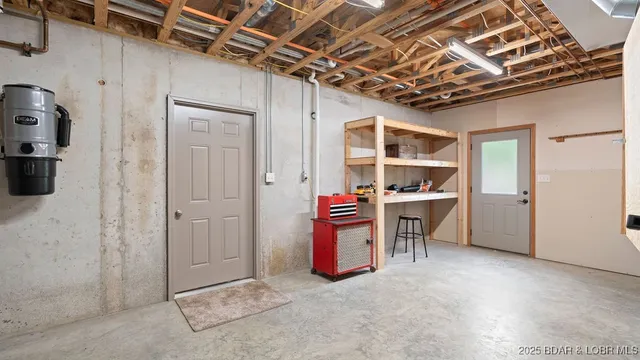 $785,000 | 30780 Timberlake Village Circle, Rocky Mount, MO 65072