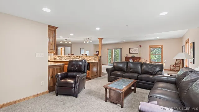 $785,000 | 30780 Timberlake Village Circle, Rocky Mount, MO 65072