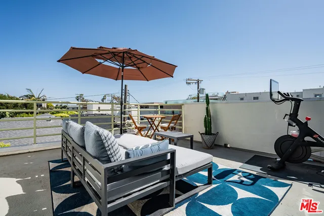 $14,500 | 16 Voyage Street, Marina del Rey, CA 90292